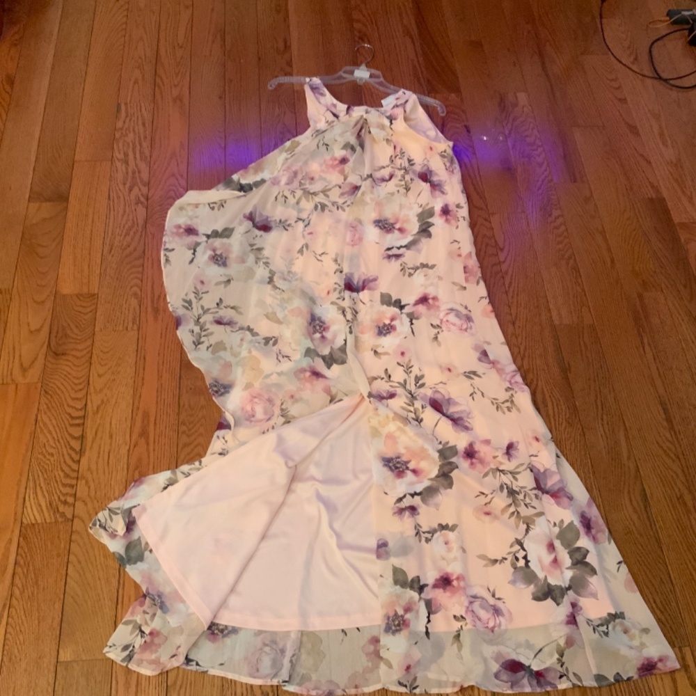Dress - Picture 2 of 4
